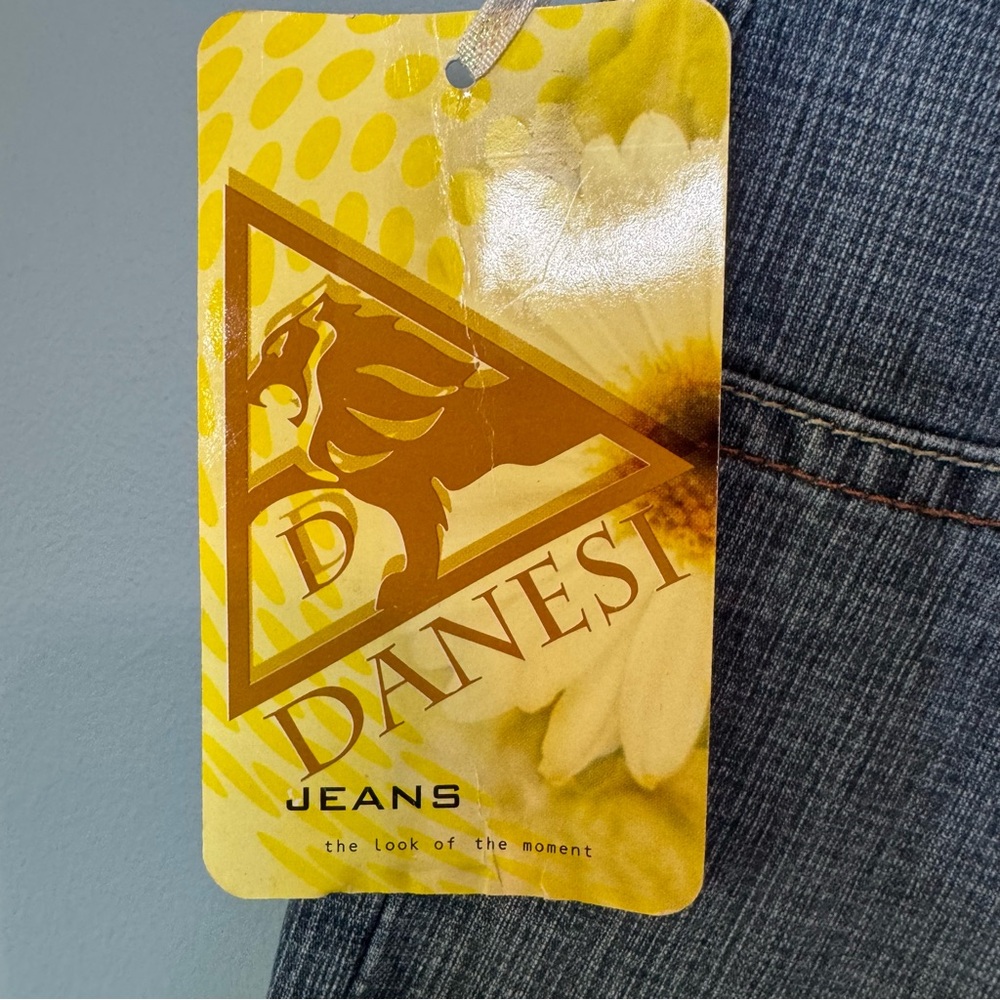 Danesi Low Rise Flare Jeans with Embellishments. NWT. Juniors Size 3 - Picture 6 of 15